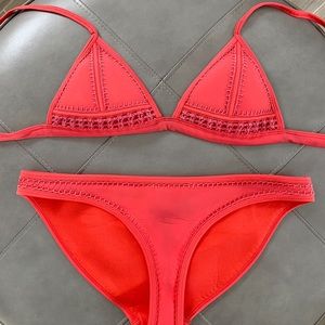 Triangl red bikini